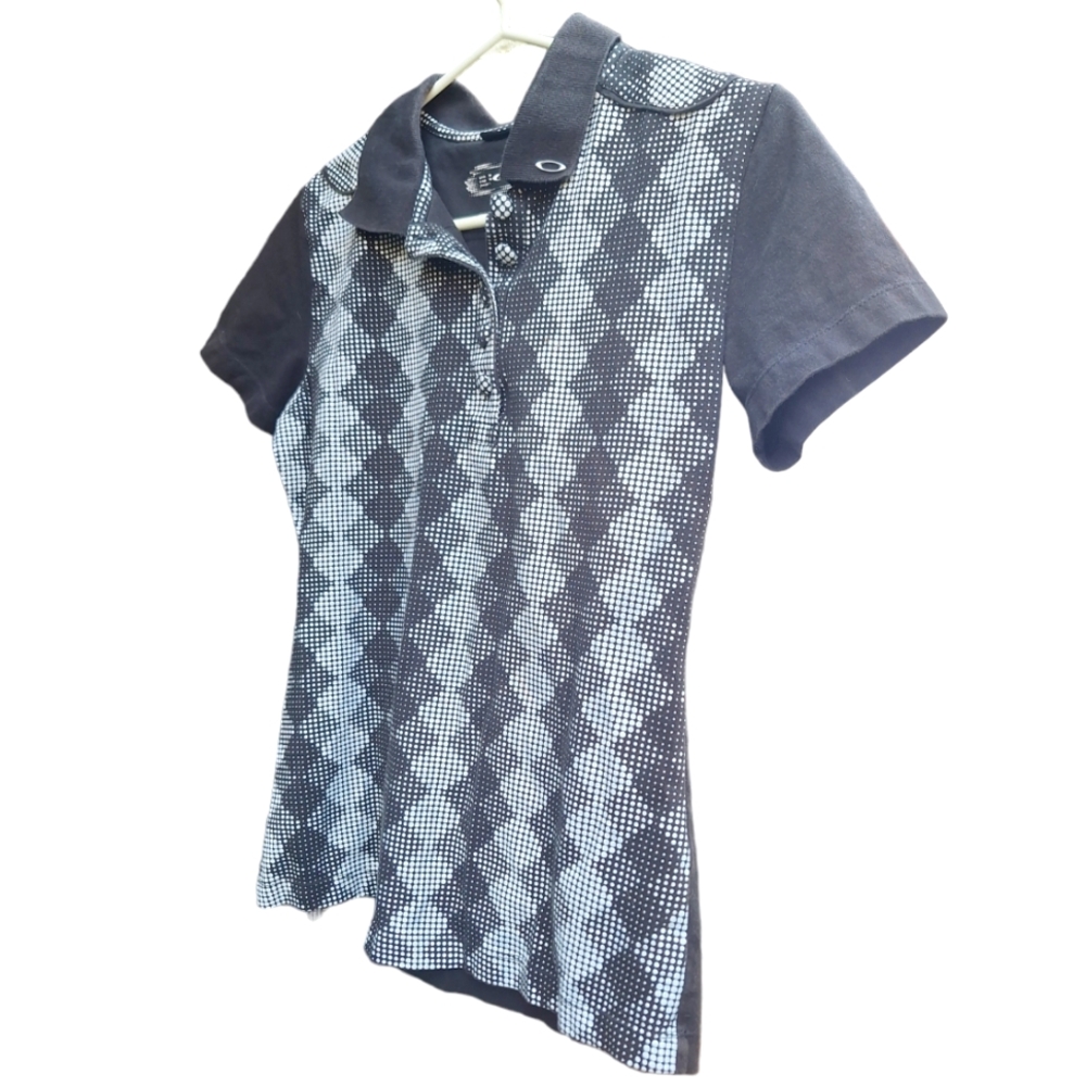 Oakley women golf polo shirt. Medium